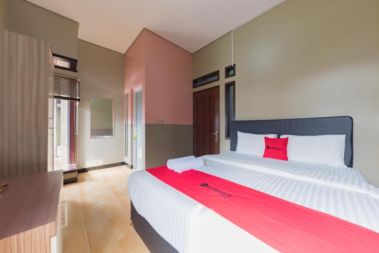 Hotel Reddoorz Syariah Near Politeknik Negeri Bandung Campus Cimahi Esterno foto