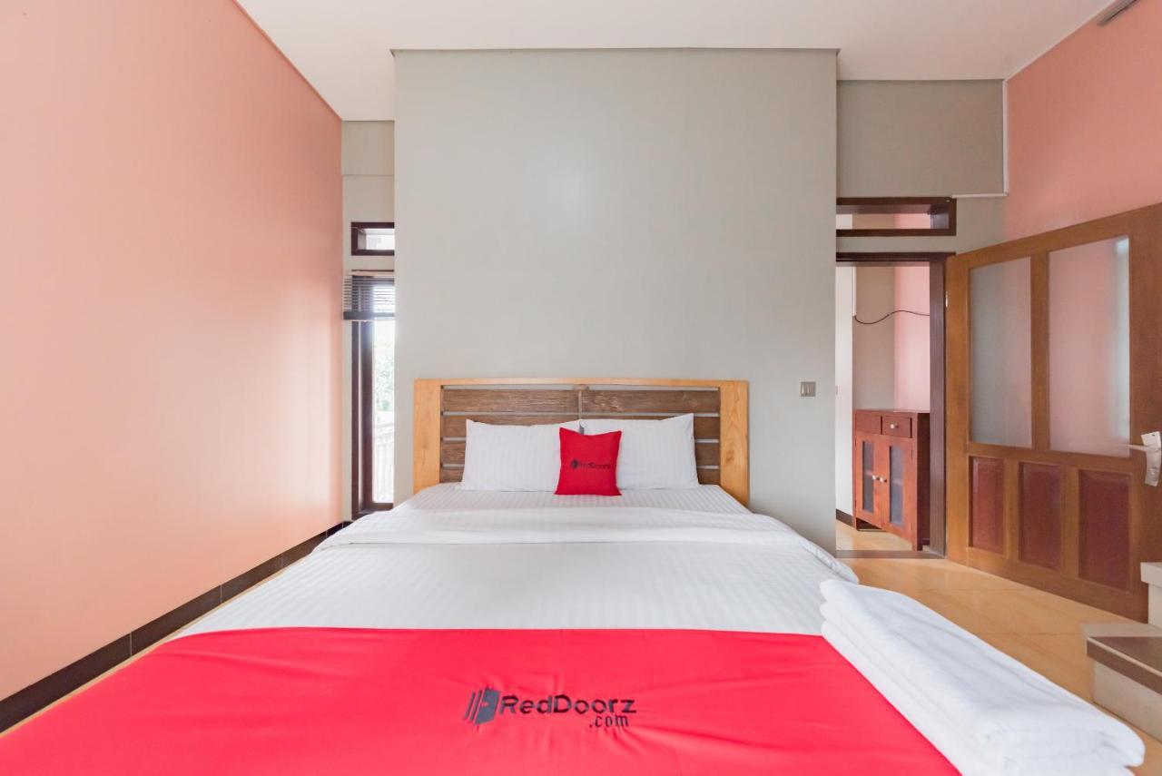 Hotel Reddoorz Syariah Near Politeknik Negeri Bandung Campus Cimahi Esterno foto