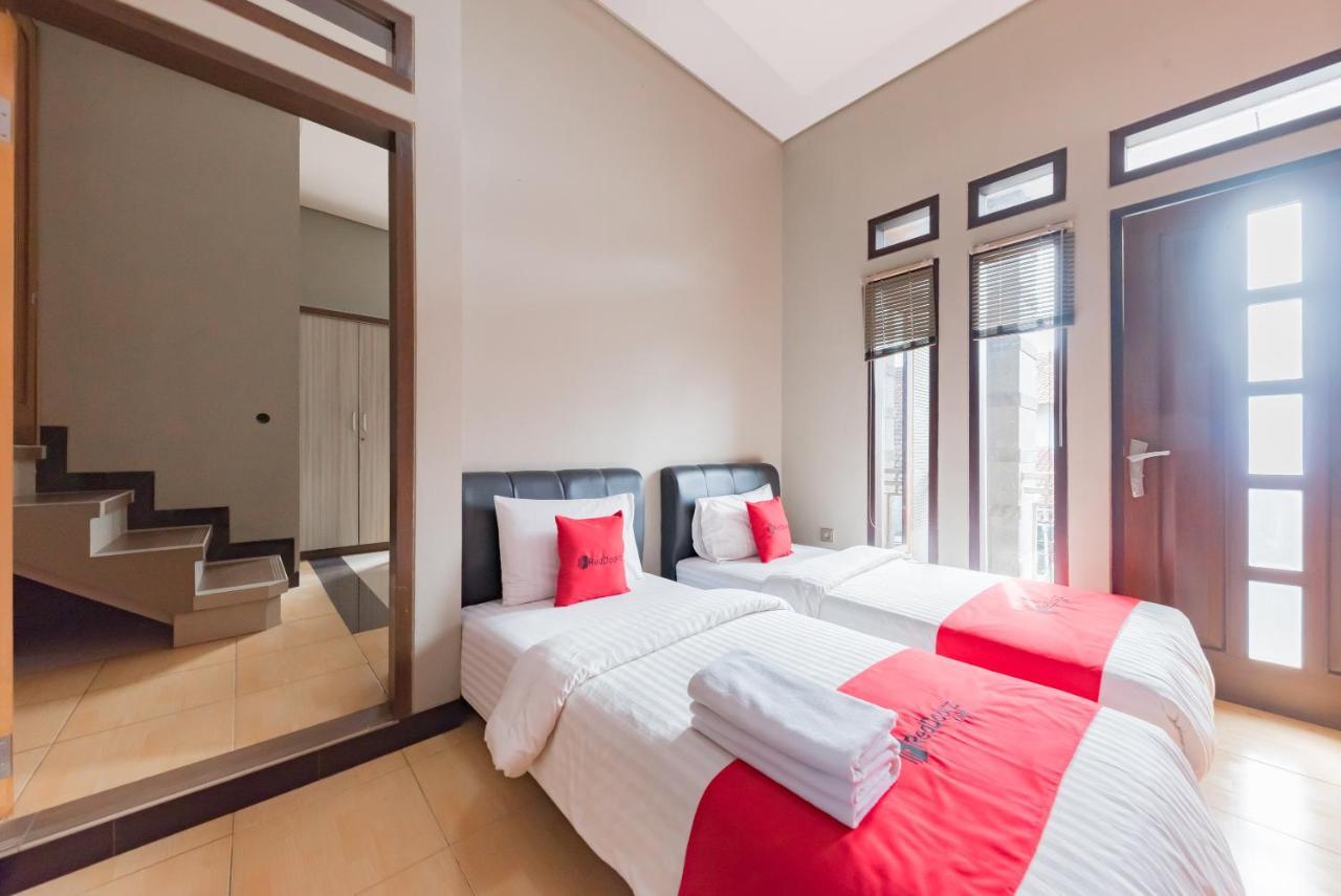 Hotel Reddoorz Syariah Near Politeknik Negeri Bandung Campus Cimahi Esterno foto