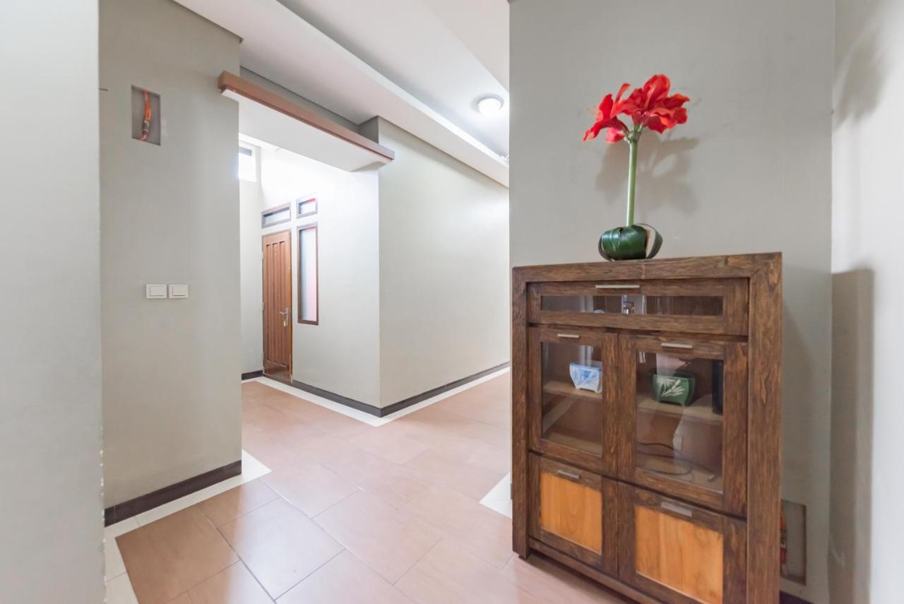 Hotel Reddoorz Syariah Near Politeknik Negeri Bandung Campus Cimahi Esterno foto